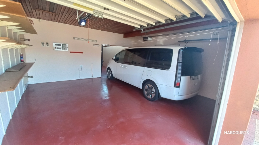 To Let 4 Bedroom Property for Rent in Gatesville Western Cape